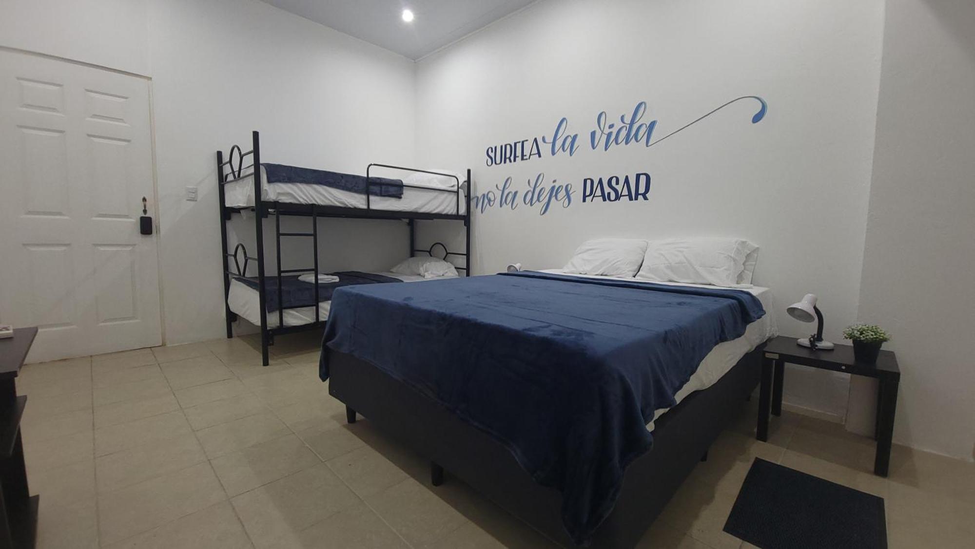 Surfo House Hotel & Hostel Tamarindo Eksteriør billede